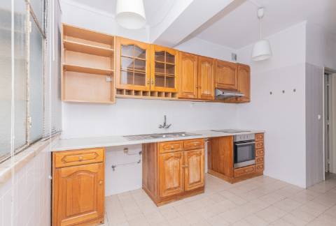 ARRENDAMENTO T2 OEIRAS FIGUEIRINHA