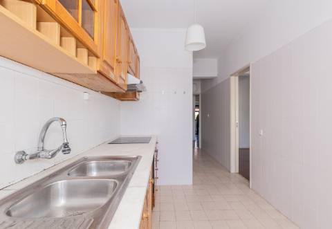 ARRENDAMENTO T2 OEIRAS FIGUEIRINHA