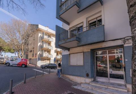 ARRENDAMENTO T2 OEIRAS FIGUEIRINHA