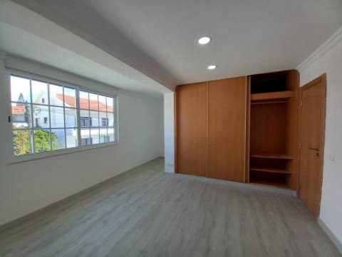 MORADIA | REMODELADA | CASCAIS | T3+3