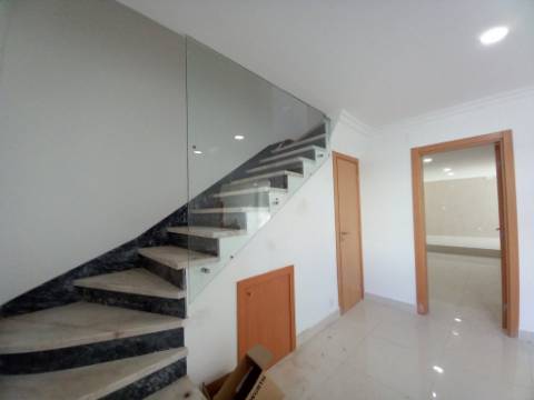 MORADIA | REMODELADA | CASCAIS | T3+3