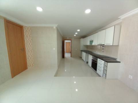 MORADIA | REMODELADA | CASCAIS | T3+3