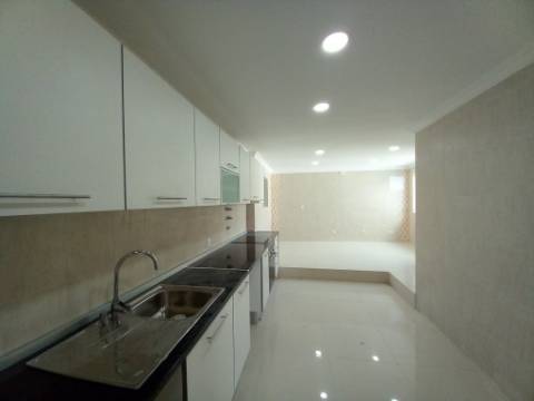 MORADIA | REMODELADA | CASCAIS | T3+3