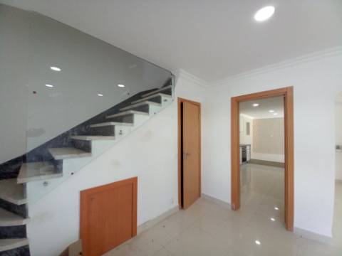 MORADIA | REMODELADA | CASCAIS | T3+3