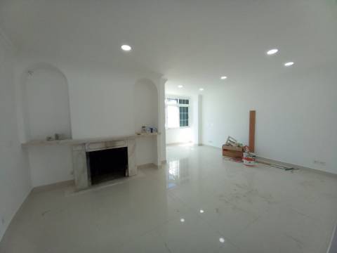 MORADIA | REMODELADA | CASCAIS | T3+3