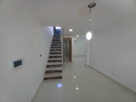 MORADIA | REMODELADA | CASCAIS | T3+3