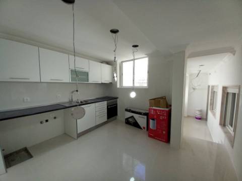 MORADIA | REMODELADA | CASCAIS | T3+3