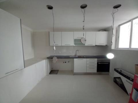 MORADIA | REMODELADA | CASCAIS | T3+3