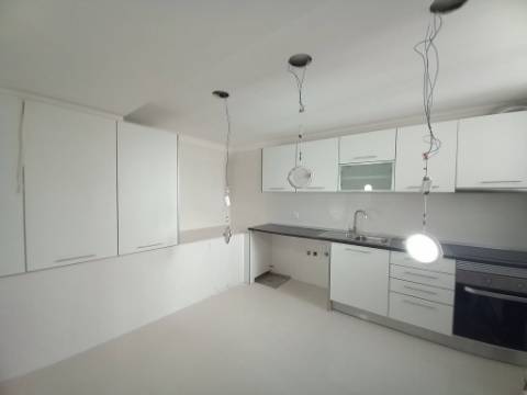 MORADIA | REMODELADA | CASCAIS | T3+3