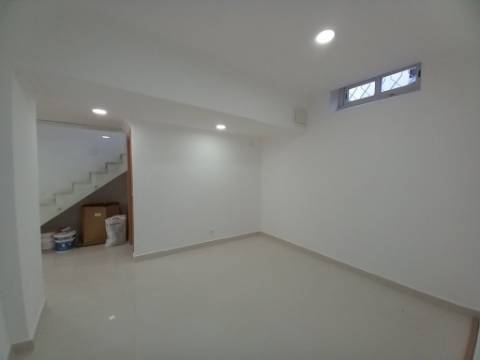 MORADIA | REMODELADA | CASCAIS | T3+3