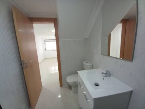 MORADIA | REMODELADA | CASCAIS | T3+3