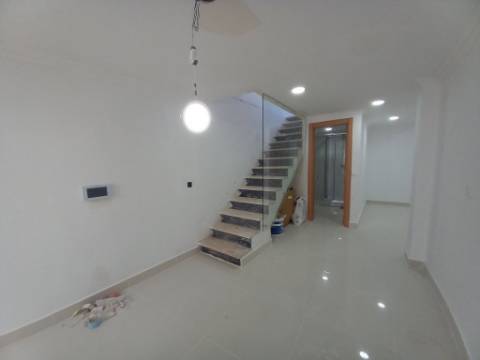 MORADIA | REMODELADA | CASCAIS | T3+3