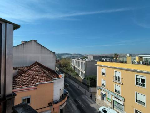 T1 Mobilado | Equipado | Vista Aberta | A 7 min do Metro da Pontinha