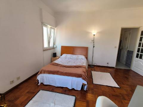 T1 Mobilado | Equipado | Vista Aberta | A 7 min do Metro da Pontinha