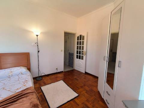 T1 Mobilado | Equipado | Vista Aberta | A 7 min do Metro da Pontinha