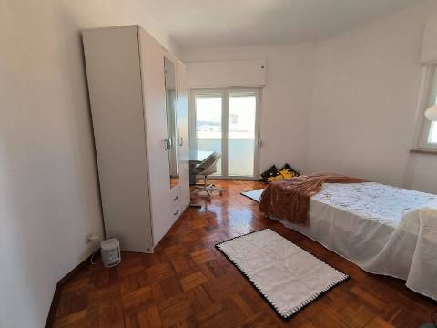 T1 Mobilado | Equipado | Vista Aberta | A 7 min do Metro da Pontinha