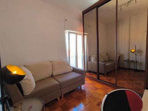 T1 Mobilado | Equipado | Vista Aberta | A 7 min do Metro da Pontinha