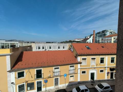 T1 Mobilado | Equipado | Vista Aberta | A 7 min do Metro da Pontinha