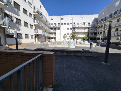 T2 com estacionamento e varanda | Oportunidade única na Ameixoeira - Lisboa