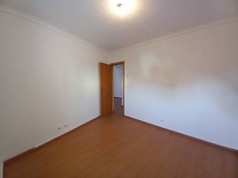 T2 TOTALMENTE REMODELADO | BAIRRO DA TORRE | CASCAIS | PRONTO HABITAR