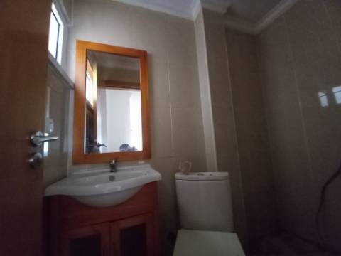 T2 TOTALMENTE REMODELADO | BAIRRO DA TORRE | CASCAIS | PRONTO HABITAR