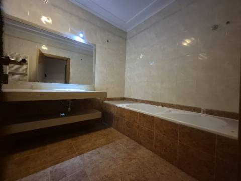 T2 COM PISCINA no Edifício Varandas da Lezíria | Centro de Vila Franca de Xira