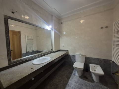 T2 COM PISCINA no Edifício Varandas da Lezíria | Centro de Vila Franca de Xira