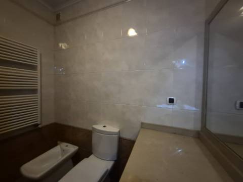 T2 COM PISCINA no Edifício Varandas da Lezíria | Centro de Vila Franca de Xira