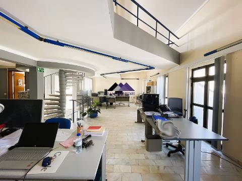 Espaço Comercial no Centro de VRSA