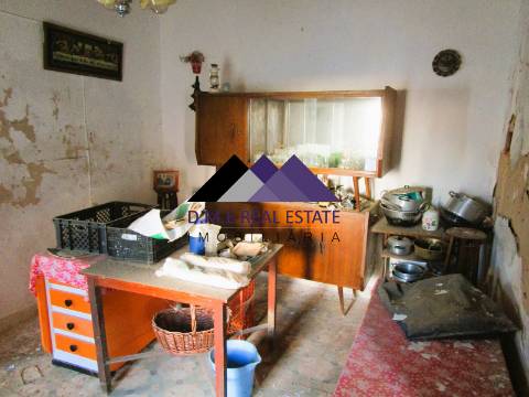 Casa Térrea c/ Terreno para Recuperar