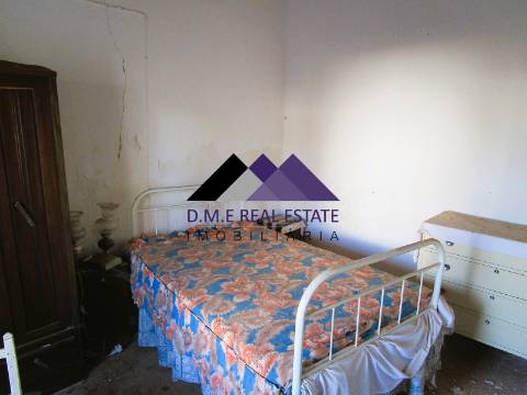 Casa Térrea c/ Terreno para Recuperar