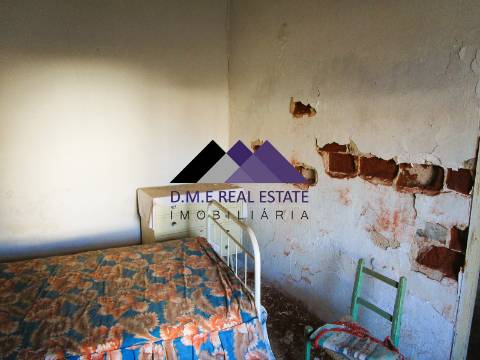Casa Térrea c/ Terreno para Recuperar