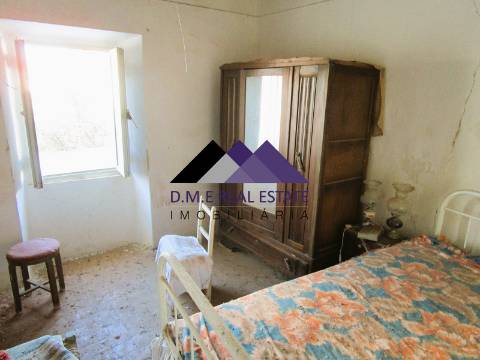 Casa Térrea c/ Terreno para Recuperar