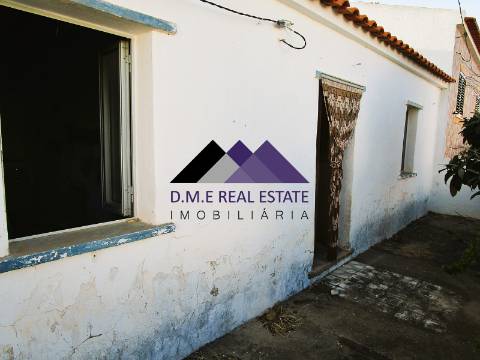 Casa Térrea c/ Terreno para Recuperar