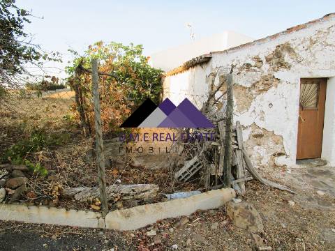 Casa Térrea c/ Terreno para Recuperar