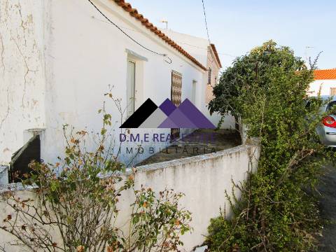 Casa Térrea c/ Terreno para Recuperar