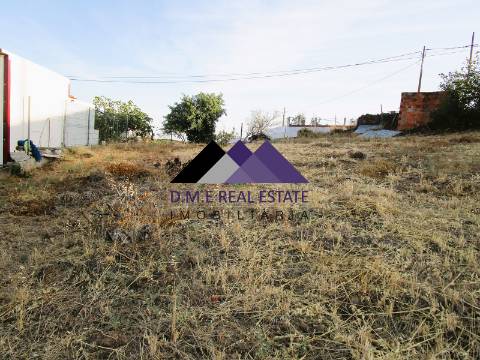 Casa Térrea c/ Terreno para Recuperar