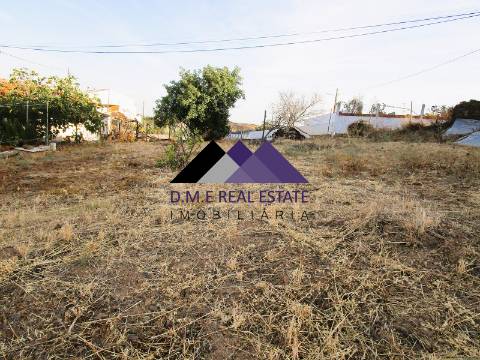 Casa Térrea c/ Terreno para Recuperar