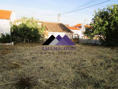 Casa Térrea c/ Terreno para Recuperar