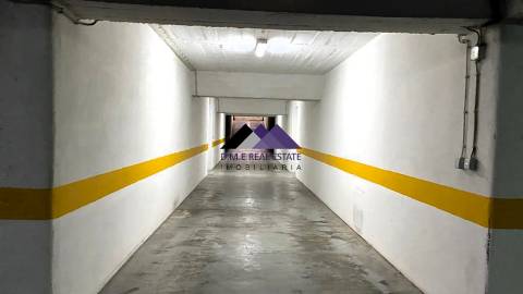 Apartamento T3 c/ Garagem Box