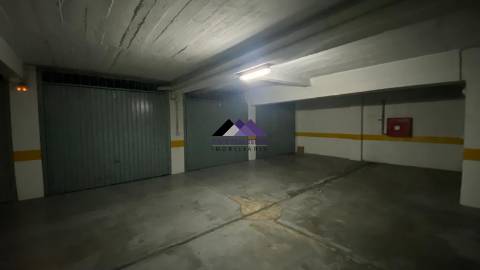 Apartamento T3 c/ Garagem Box