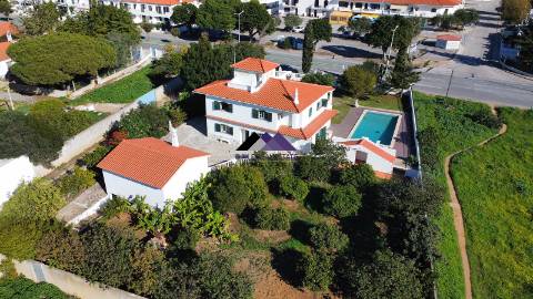 Moradia T3 c/ Piscina e Garagem