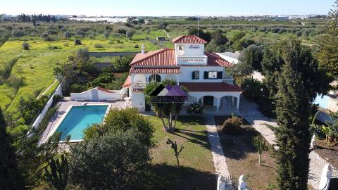 Moradia T3 c/ Piscina e Garagem