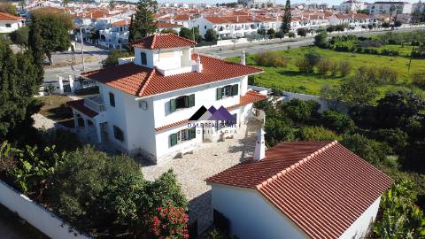 Moradia T3 c/ Piscina e Garagem