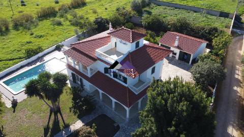 Moradia T3 c/ Piscina e Garagem