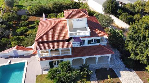 Moradia T3 c/ Piscina e Garagem