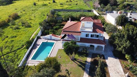 Moradia T3 c/ Piscina e Garagem