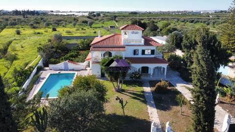 Moradia T3 c/ Piscina e Garagem