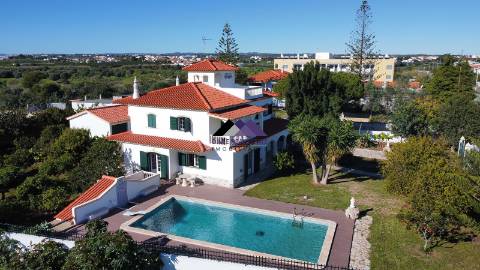 Moradia T3 c/ Piscina e Garagem