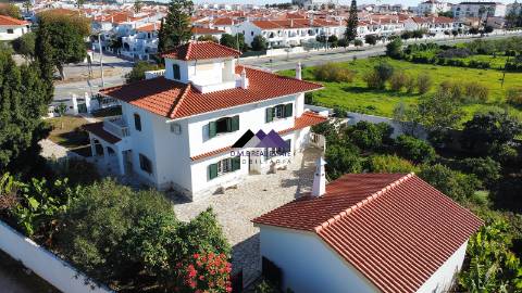 Moradia T3 c/ Piscina e Garagem